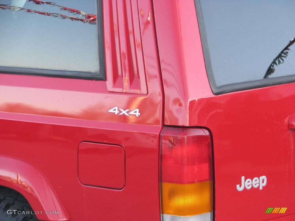 2000 Cherokee Sport 4x4 - Flame Red / Agate Black photo #16