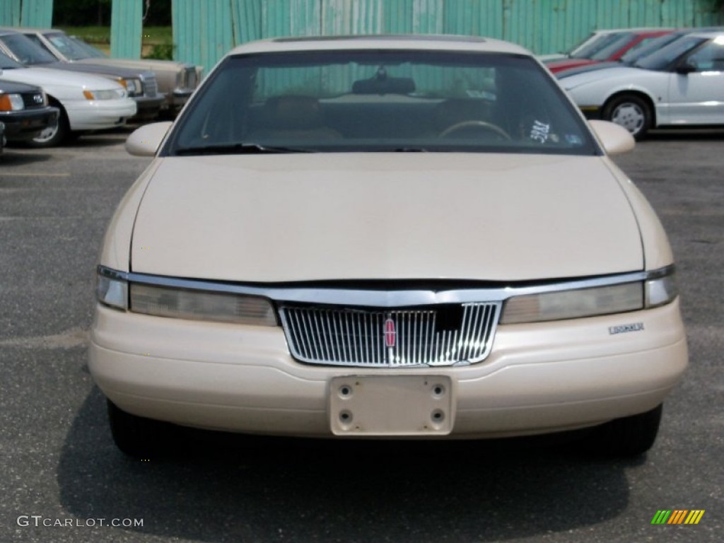Ivory Pearl Metallic Tricoat Lincoln Mark VIII