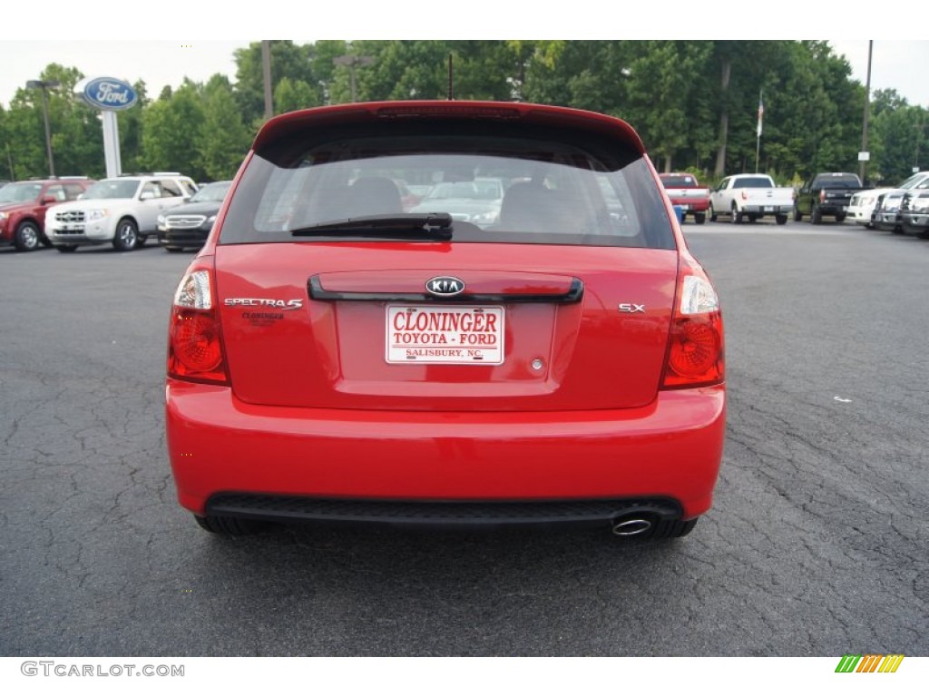 2008 Spectra 5 SX Wagon - Classic Red / Black photo #4