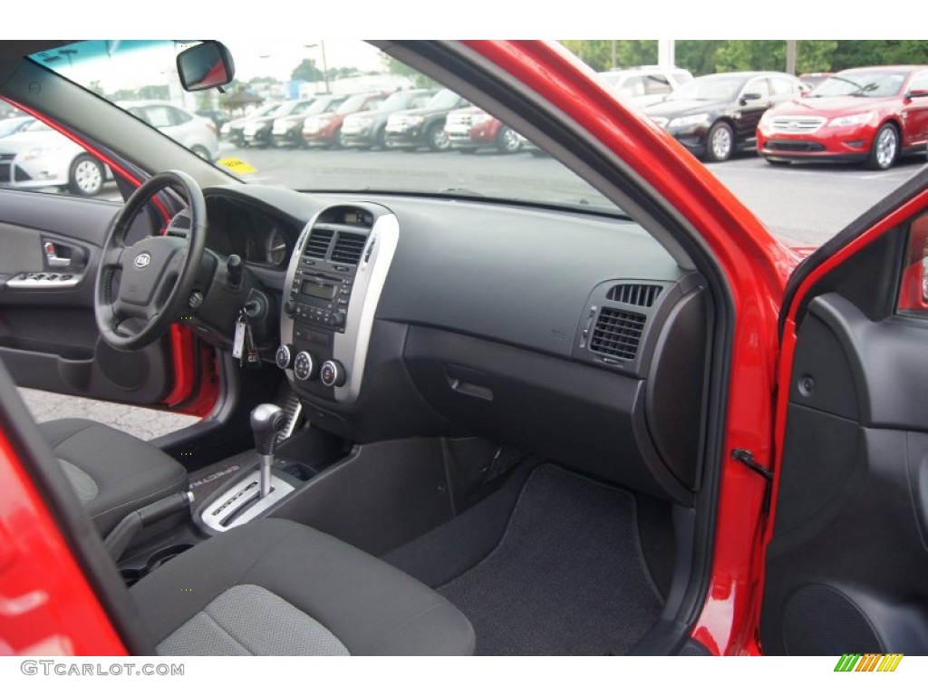 2008 Spectra 5 SX Wagon - Classic Red / Black photo #13