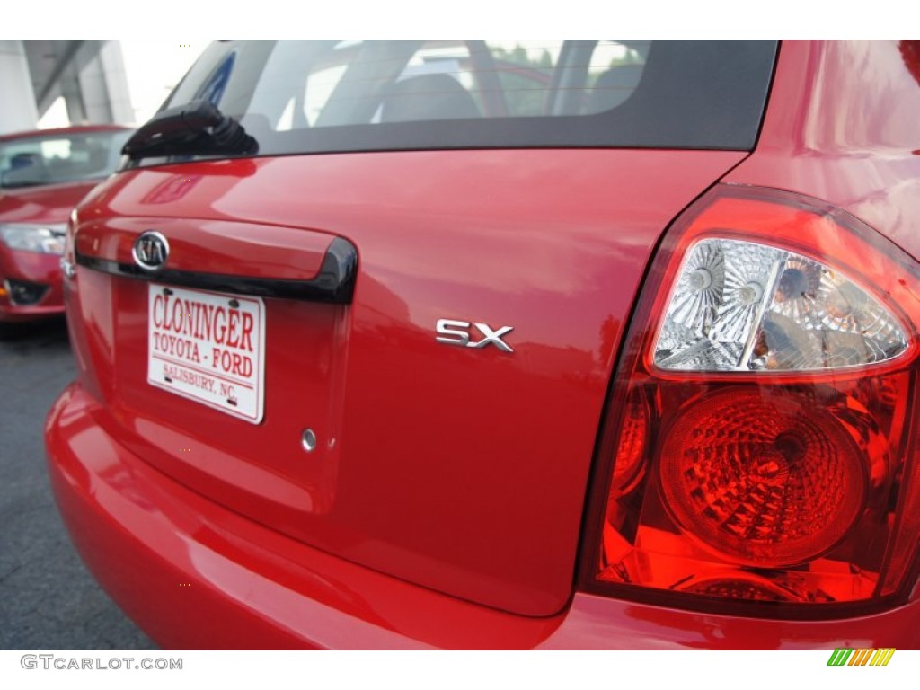 2008 Spectra 5 SX Wagon - Classic Red / Black photo #17