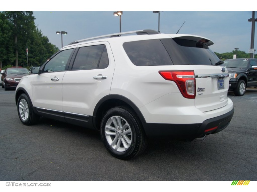 2013 Explorer XLT - White Platinum Tri-Coat / Medium Light Stone photo #35