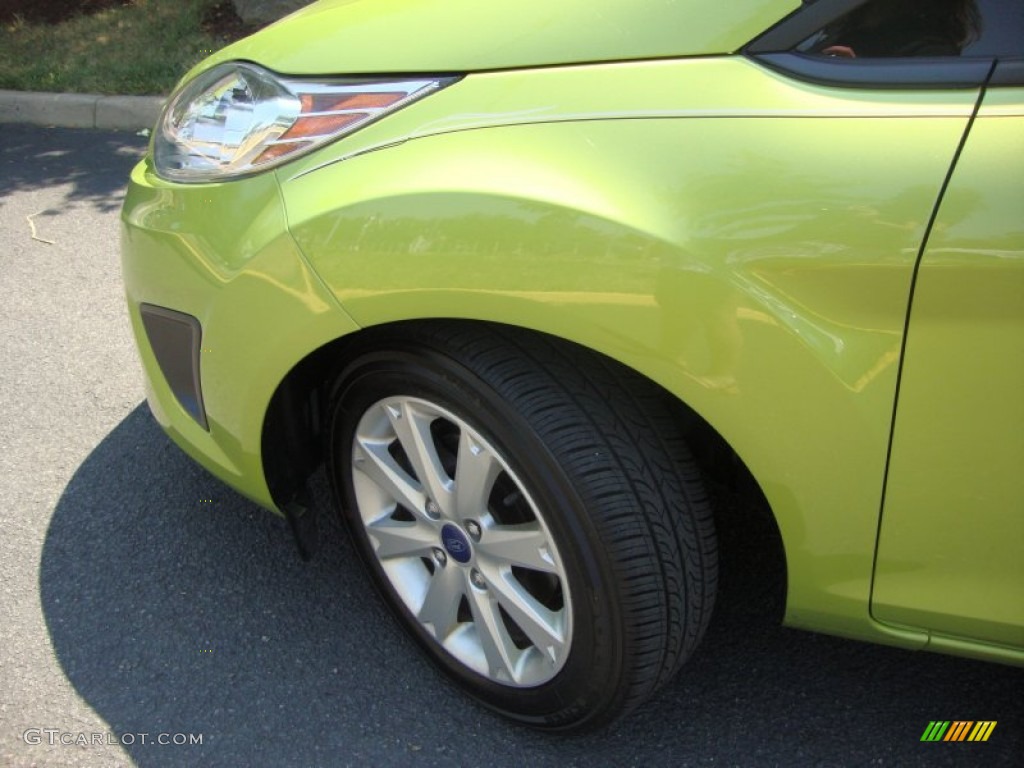 2011 Fiesta SE Hatchback - Lime Squeeze Metallic / Charcoal Black/Blue Cloth photo #4