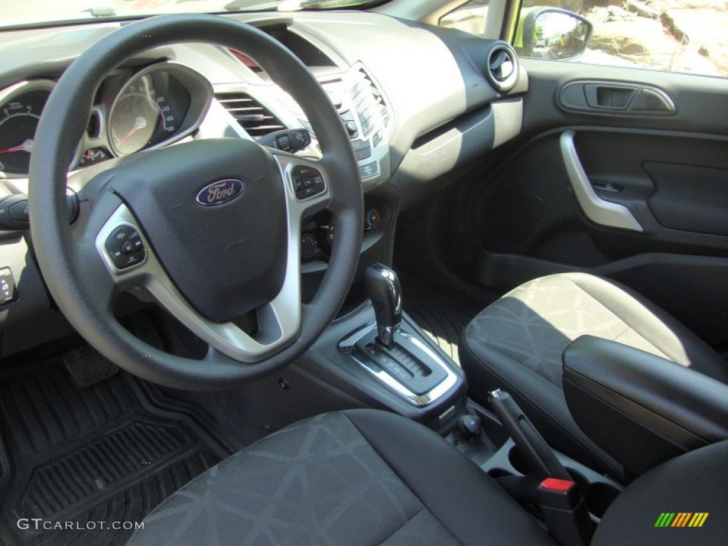 Charcoal Black/Blue Cloth Interior 2011 Ford Fiesta SE Hatchback Photo #67708771