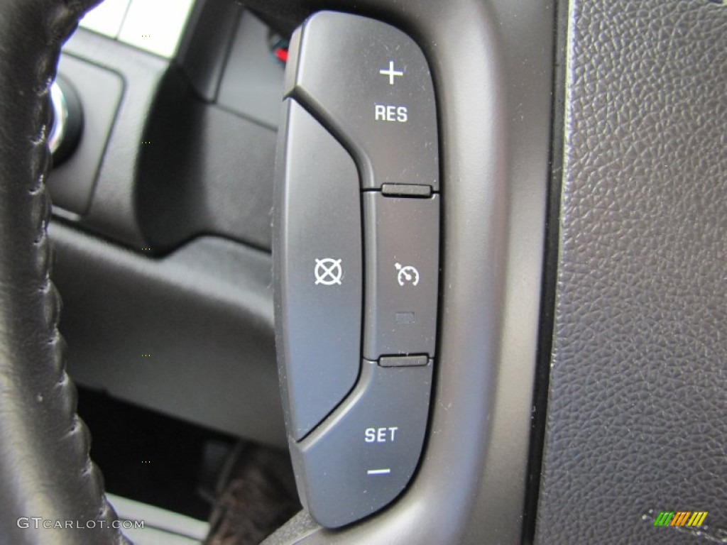 2008 Chevrolet Suburban 2500 LT 4x4 Controls Photo #67709299