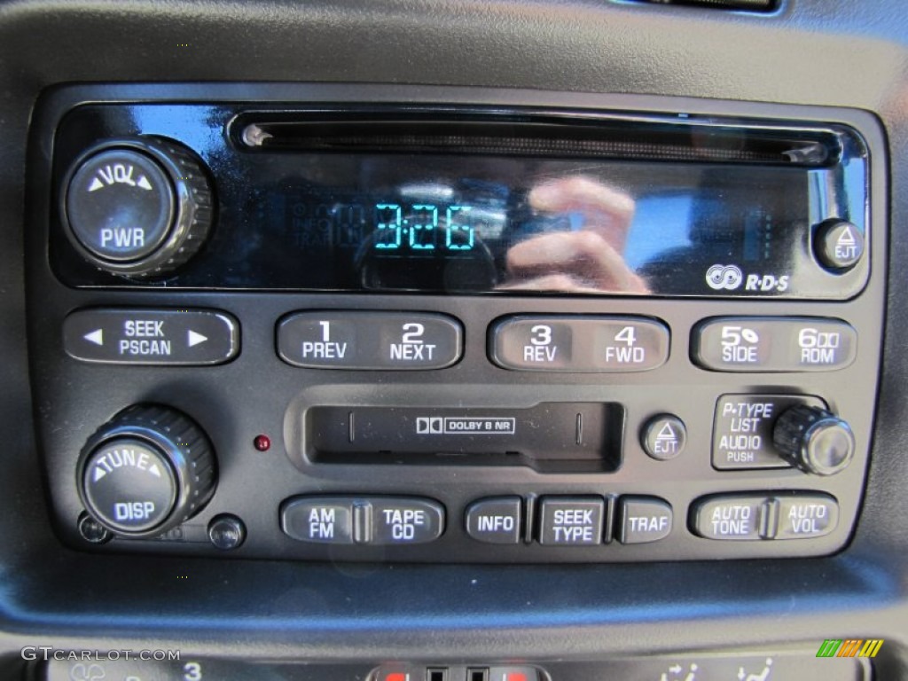 2001 Chevrolet Monte Carlo SS Audio System Photo #67710397