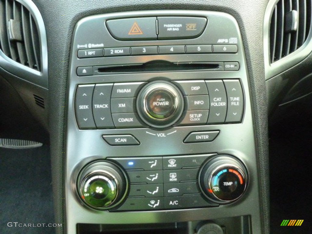 2012 Hyundai Genesis Coupe 2.0T Controls Photos