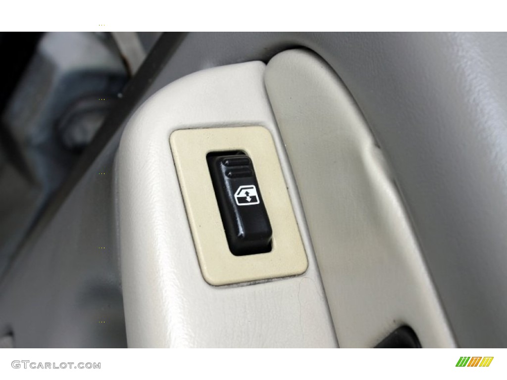 2001 Suburban 2500 LT - Light Pewter Metallic / Light Gray/Neutral photo #34