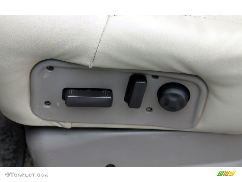 2001 Suburban 2500 LT - Light Pewter Metallic / Light Gray/Neutral photo #41