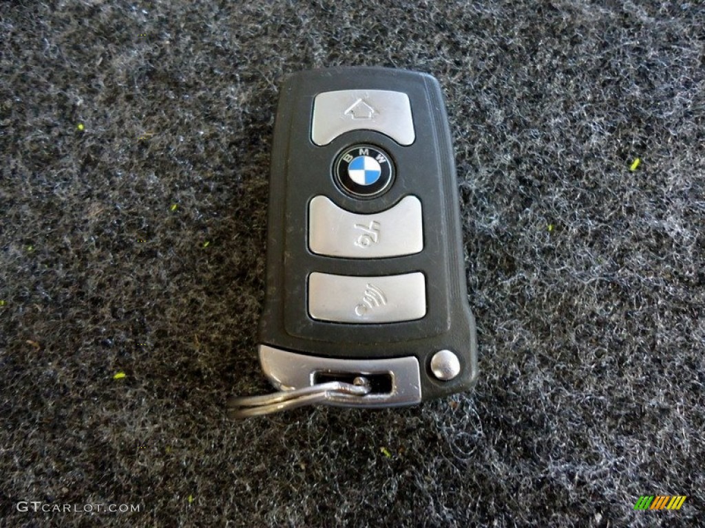 2004 BMW 7 Series 745Li Sedan Keys Photos