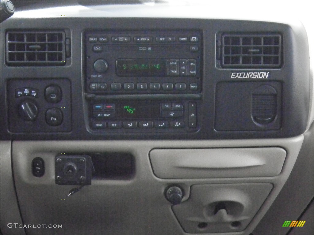 2005 Ford Excursion Limited 4X4 Controls Photo #67723094
