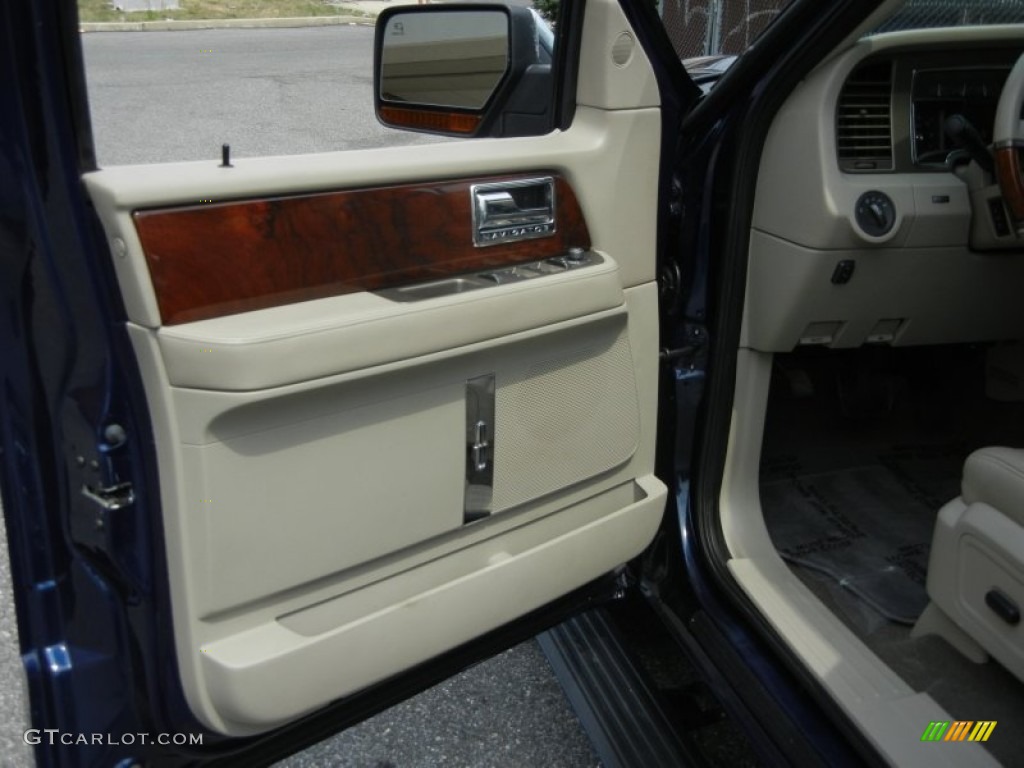 2011 Navigator 4x4 - Dark Blue Pearl Metallic / Stone photo #28