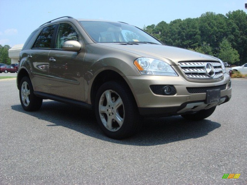 2008 ML 350 4Matic - Sand Beige Metallic / Macadamia photo #1