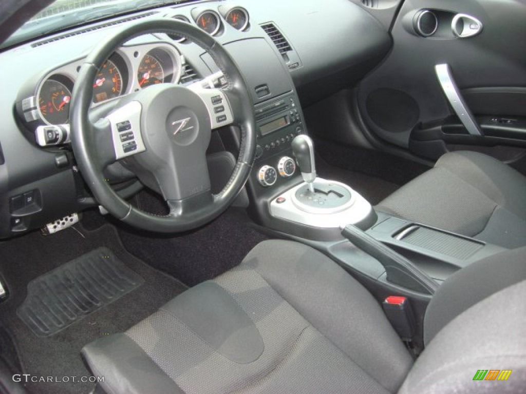 Charcoal Interior 2007 Nissan 350Z Coupe Photo #67732472