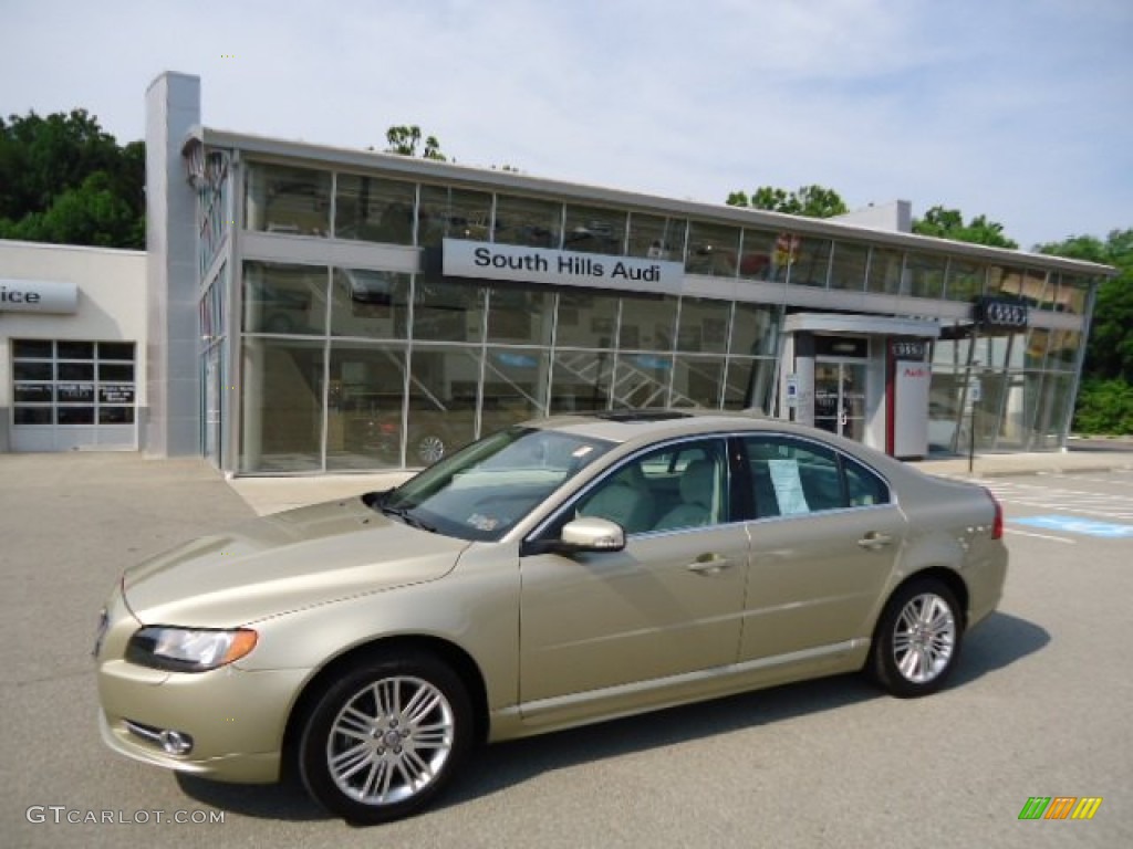2007 S80 V8 AWD - Shimmer Gold Metallic / Sandstone Beige photo #1
