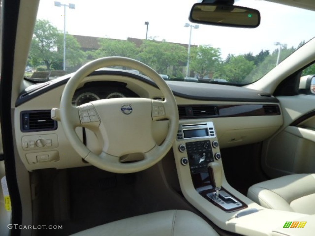 2007 Volvo S80 V8 AWD Sandstone Beige Dashboard Photo #67735766