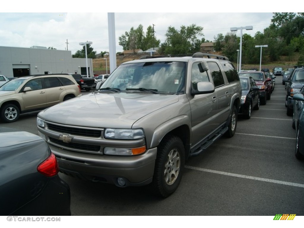 2001 Suburban 1500 Z71 4x4 - Light Pewter Metallic / Light Gray/Neutral photo #4