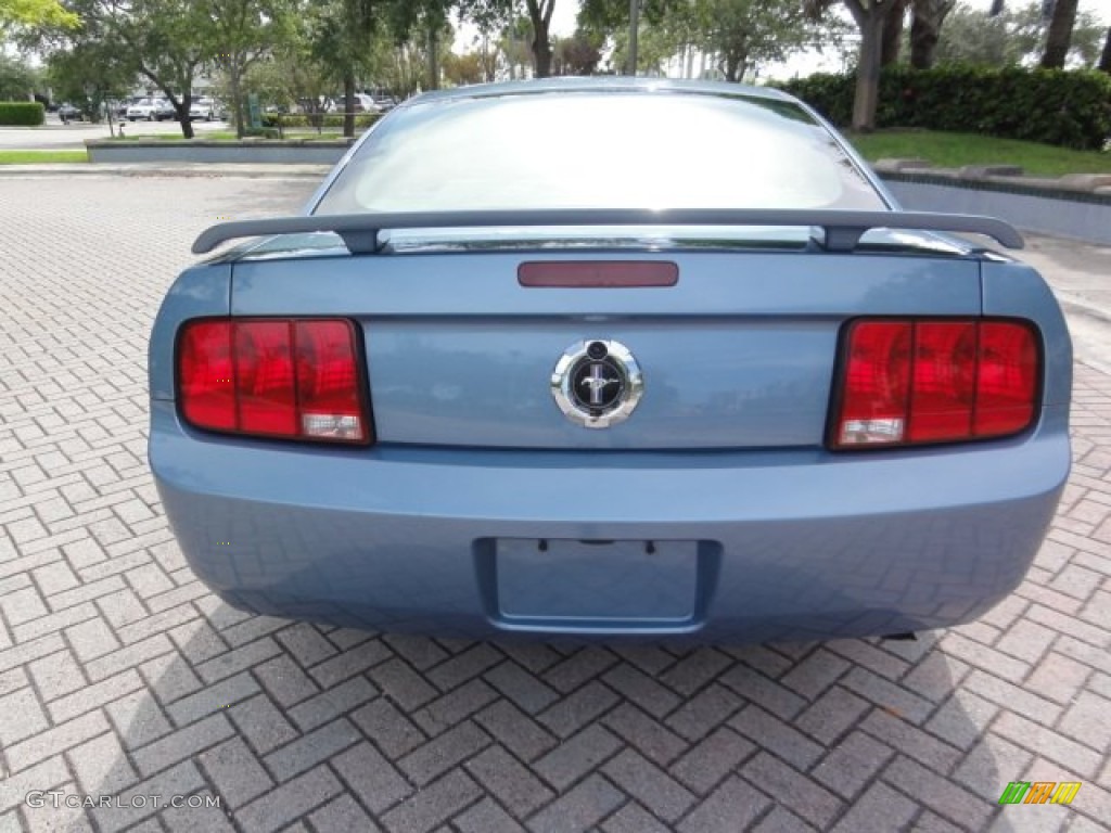 2005 Mustang V6 Premium Coupe - Windveil Blue Metallic / Medium Parchment photo #5