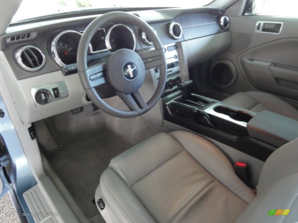 Medium Parchment Interior 2005 Ford Mustang V6 Premium Coupe Photo #67747152