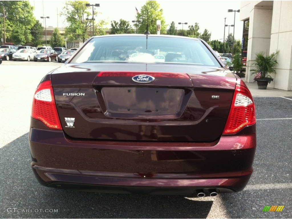 2012 Fusion SE - Bordeaux Reserve Metallic / Medium Light Stone photo #4