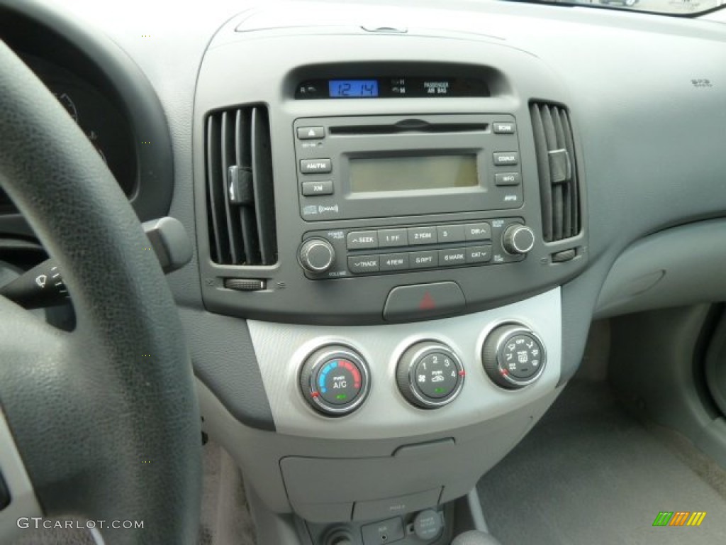 2007 Hyundai Elantra GLS Sedan Controls Photo #67748570