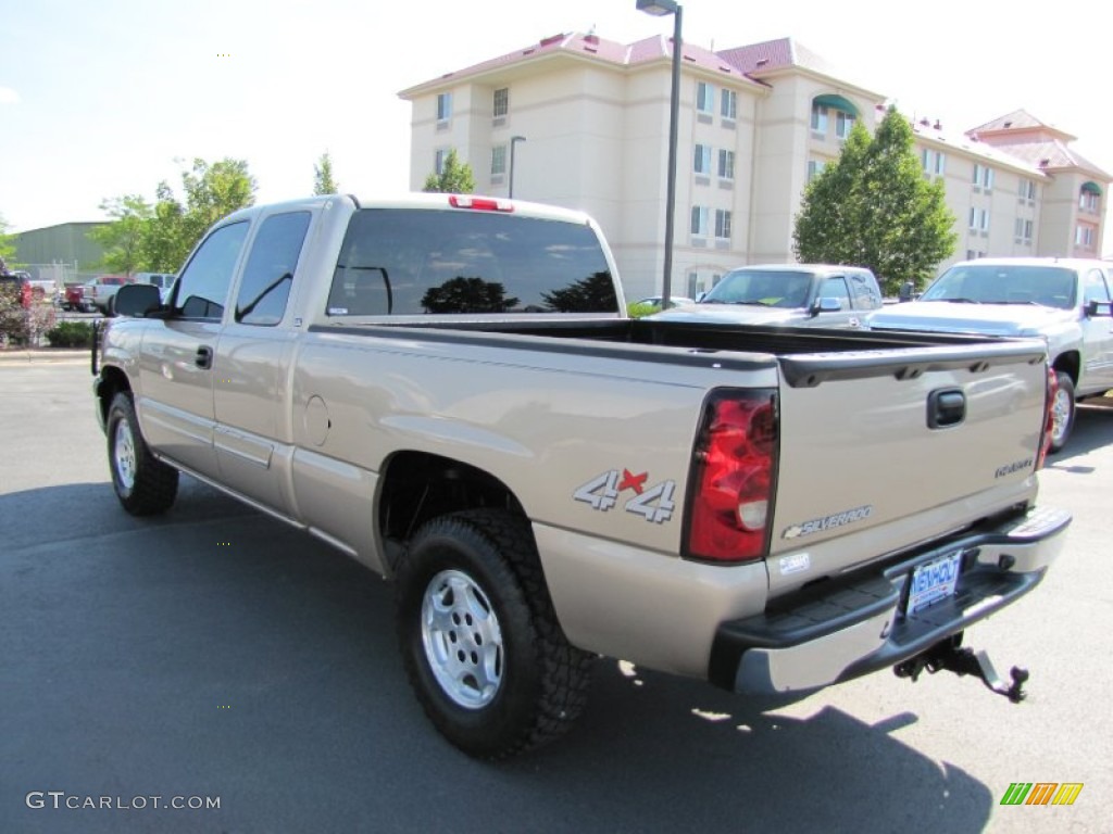 2004 Silverado 1500 LS Extended Cab 4x4 - Sandstone Metallic / Dark Charcoal photo #5