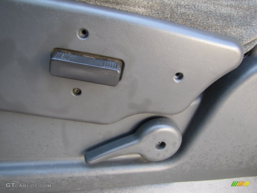 2004 Silverado 1500 LS Extended Cab 4x4 - Sandstone Metallic / Dark Charcoal photo #12