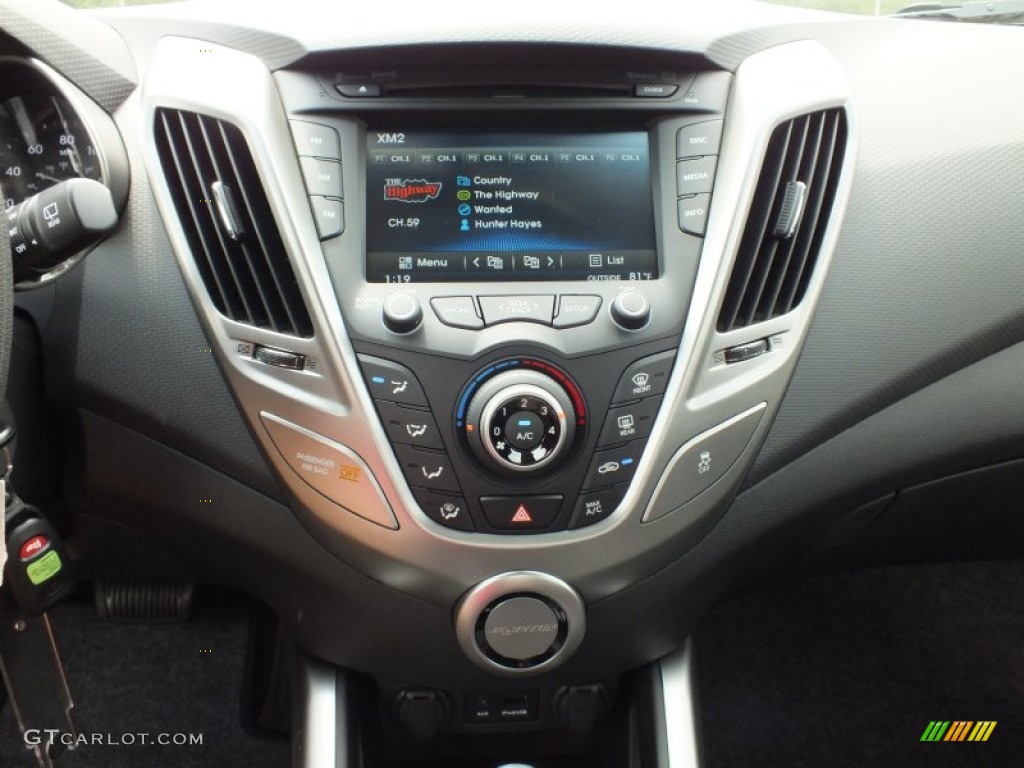 2012 Hyundai Veloster Standard Veloster Model Controls Photo #67752101