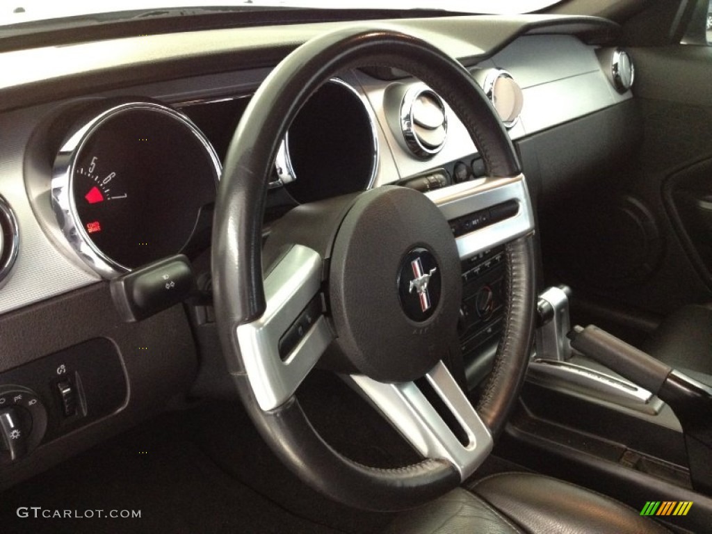 2007 Mustang V6 Premium Coupe - Performance White / Dark Charcoal photo #15