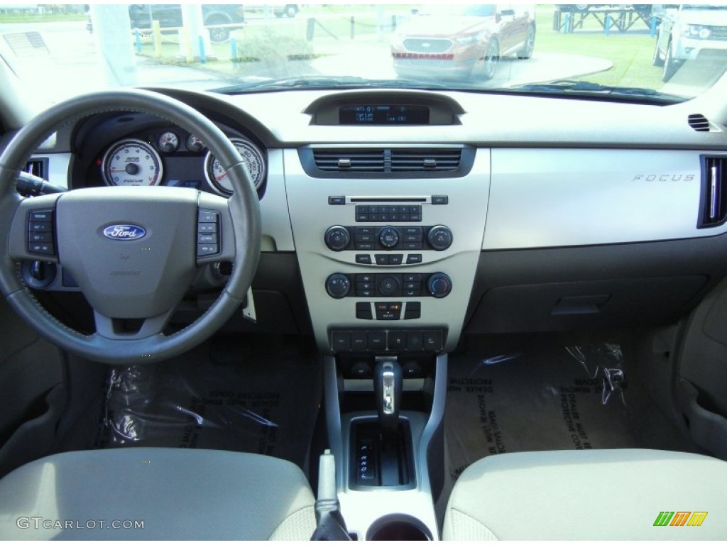 2009 Ford Focus SES Sedan Medium Stone Dashboard Photo #67757552
