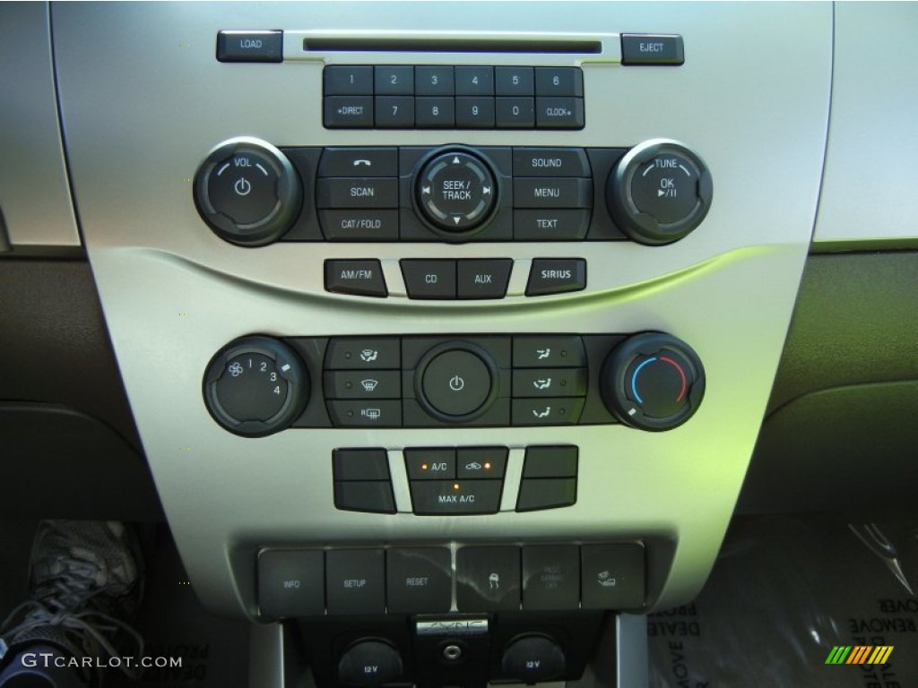 2009 Ford Focus SES Sedan Controls Photo #67757579