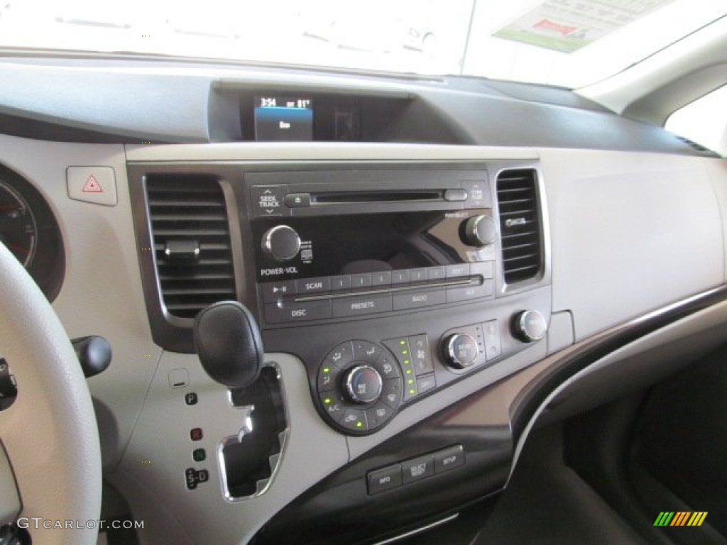 2011 Toyota Sienna LE AWD Controls Photo #67758578