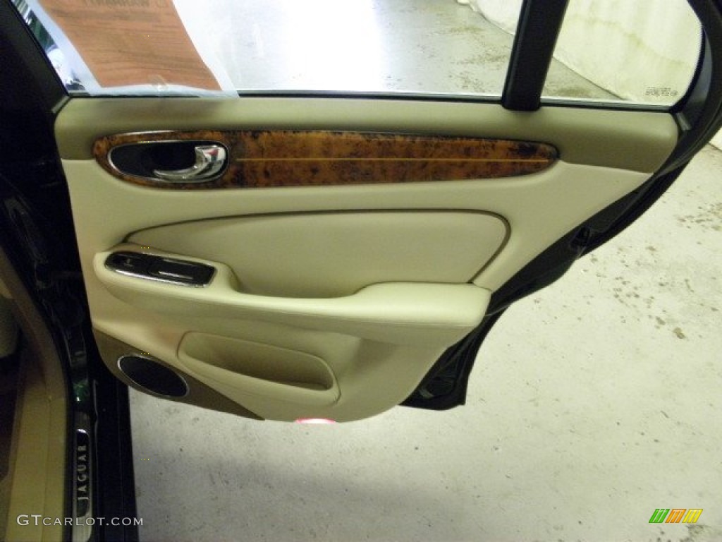 2004 XJ Vanden Plas - Jaguar Racing Green Metallic / Sand photo #10