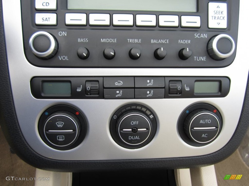 2008 Volkswagen Eos 2.0T Controls Photo #67760318