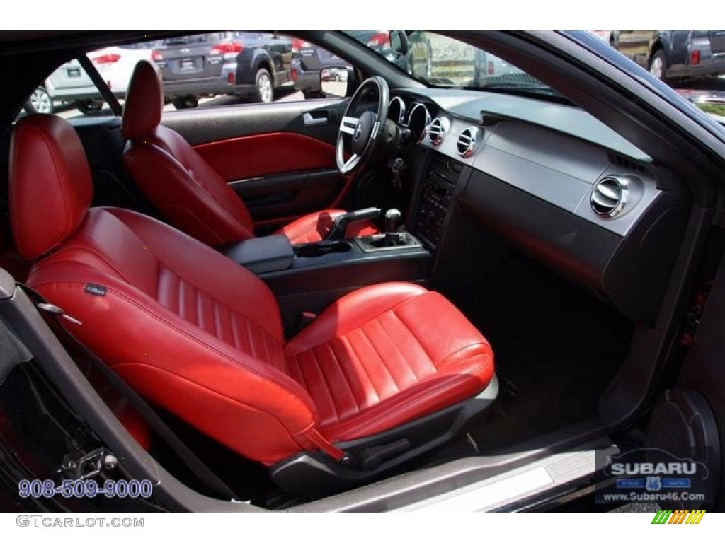 2006 Mustang GT Premium Convertible - Black / Red/Dark Charcoal photo #37