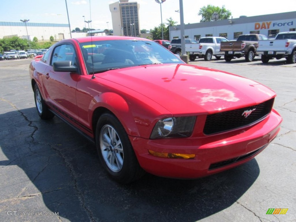2006 Mustang V6 Deluxe Coupe - Torch Red / Dark Charcoal photo #6