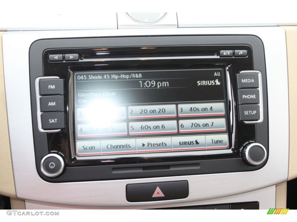 2013 Volkswagen CC Sport Audio System Photos