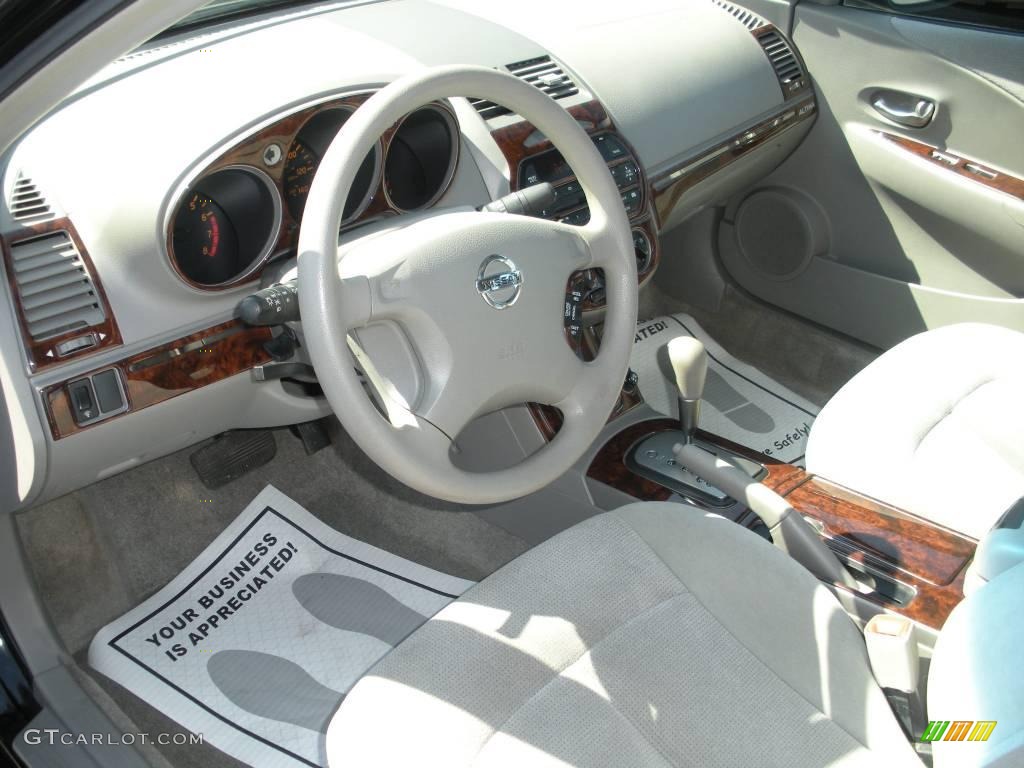 2002 Altima 2.5 S - Super Black / Frost Gray photo #13
