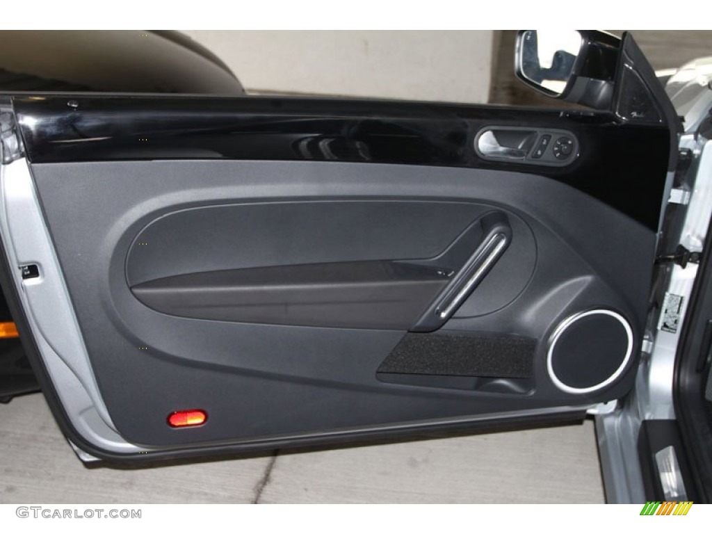 2012 Volkswagen Beetle Turbo Titan Black Door Panel Photo #67767107