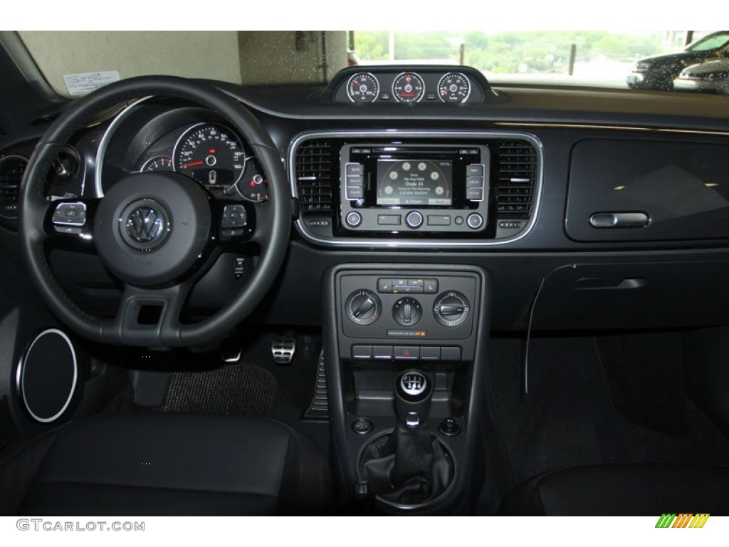 2012 Volkswagen Beetle Turbo Titan Black Dashboard Photo #67767144