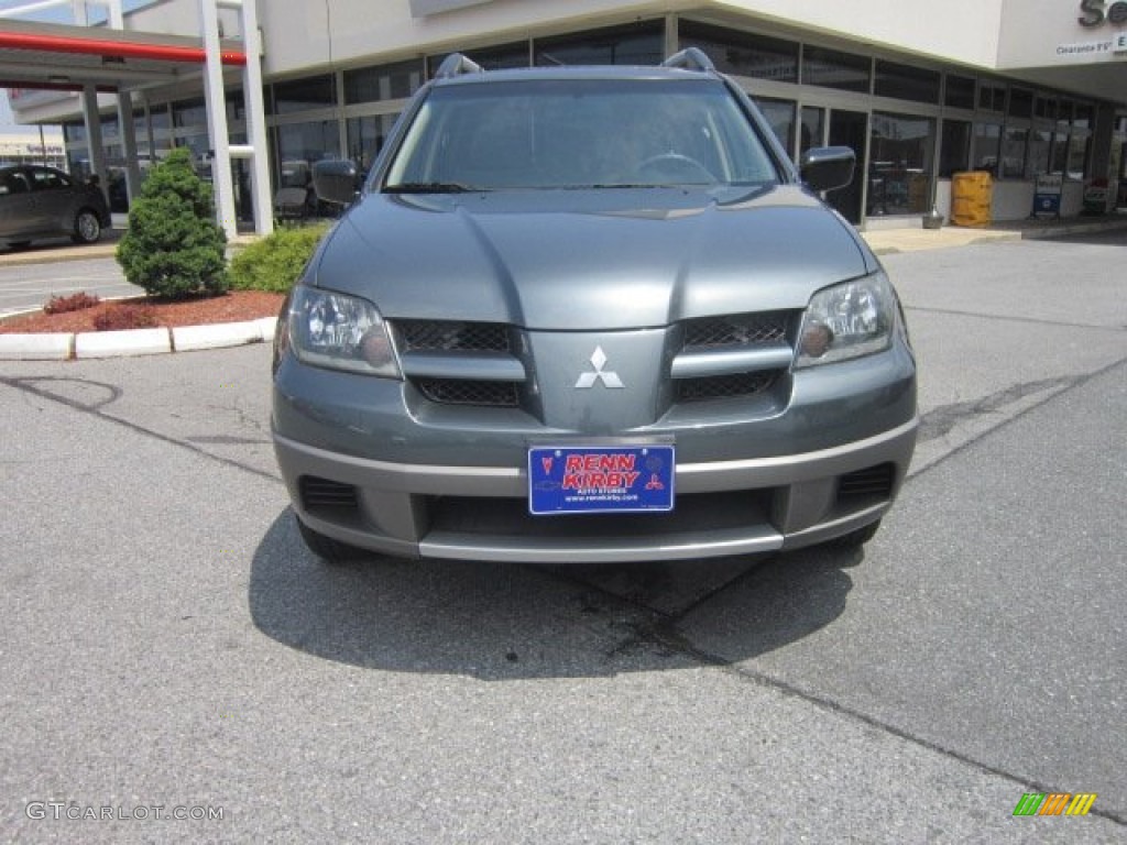 2003 Outlander LS 4WD - Urban Gray Pearl / Charcoal photo #8