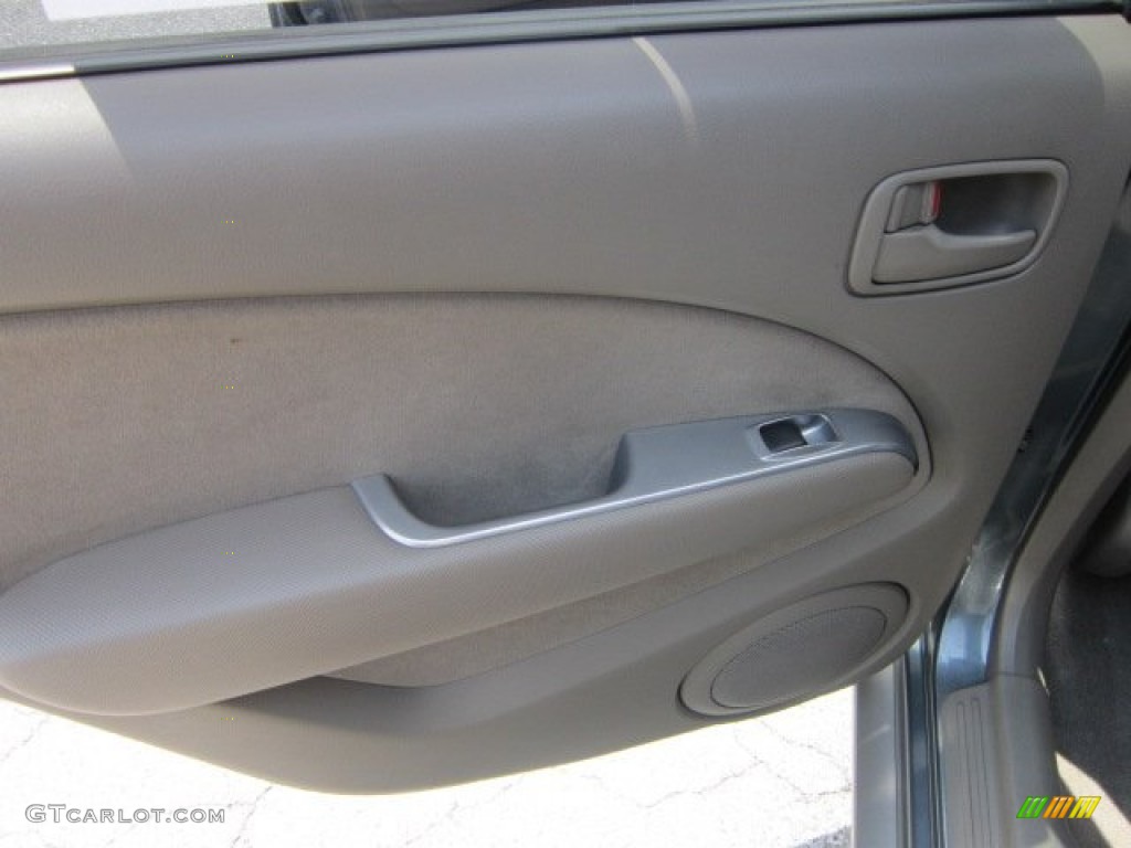 2003 Outlander LS 4WD - Urban Gray Pearl / Charcoal photo #22