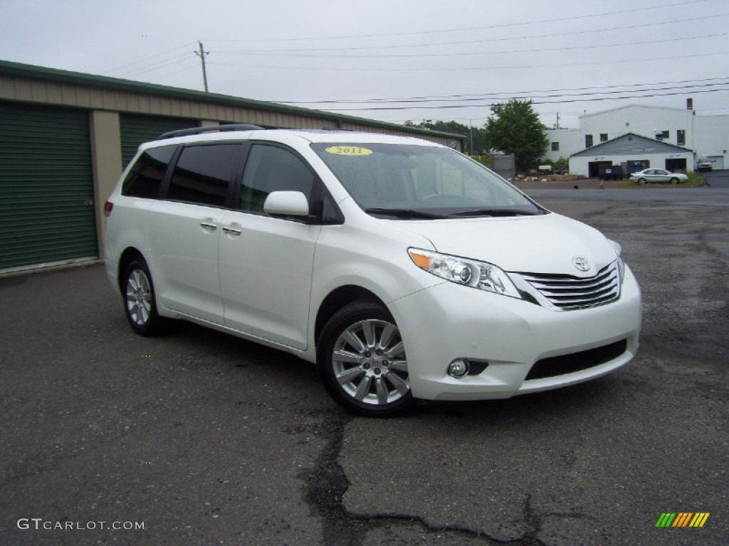 2011 Sienna Limited AWD - Super White / Light Gray photo #3