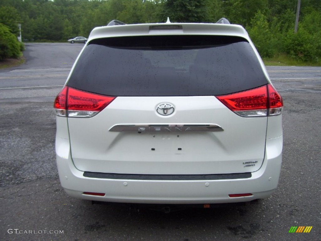 2011 Sienna Limited AWD - Super White / Light Gray photo #6