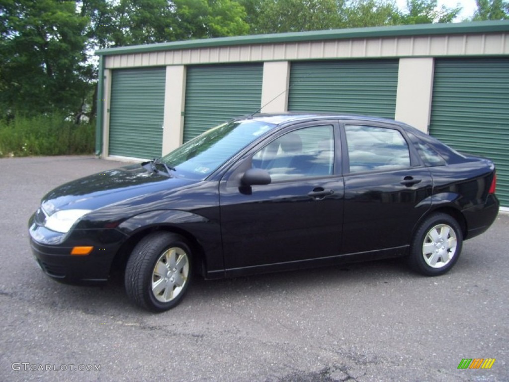 2006 Focus ZX4 SE Sedan - Pitch Black / Dark Flint/Light Flint photo #1