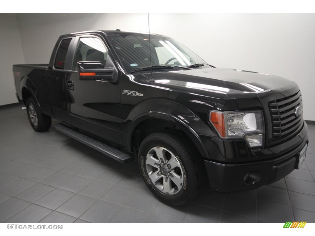 2010 F150 XL SuperCab - Tuxedo Black / Black photo #1