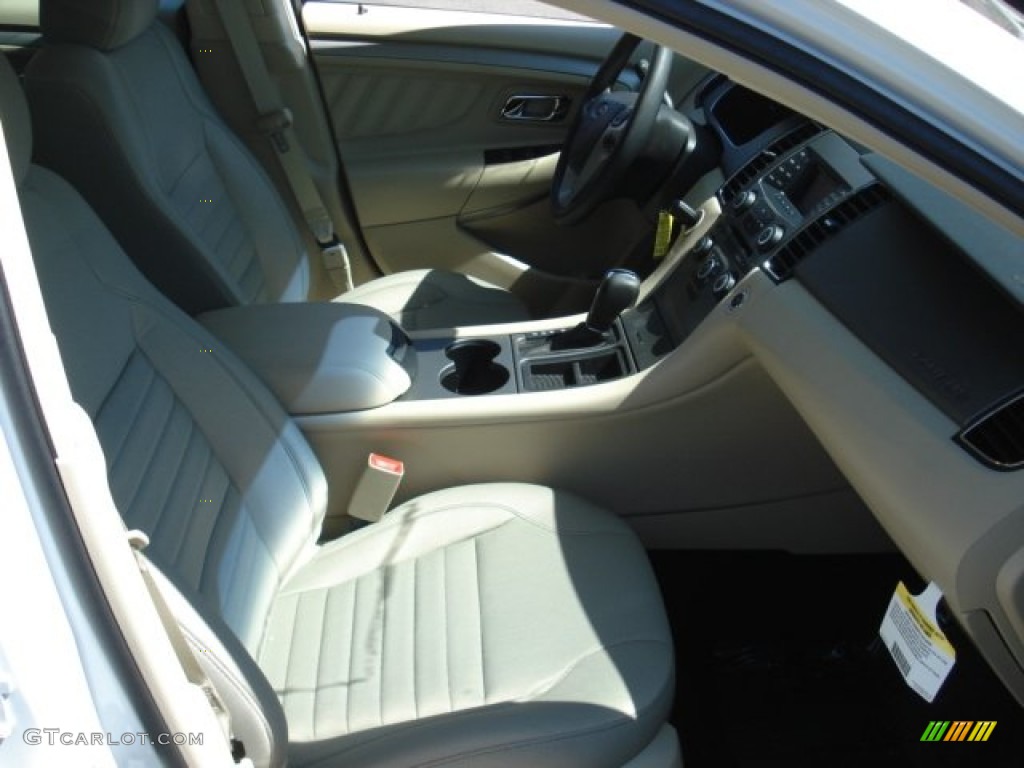 2013 Taurus SE - Oxford White / Dune photo #19