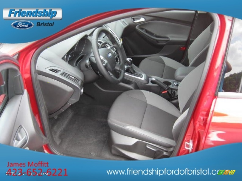 2012 Focus SE 5-Door - Red Candy Metallic / Charcoal Black photo #12