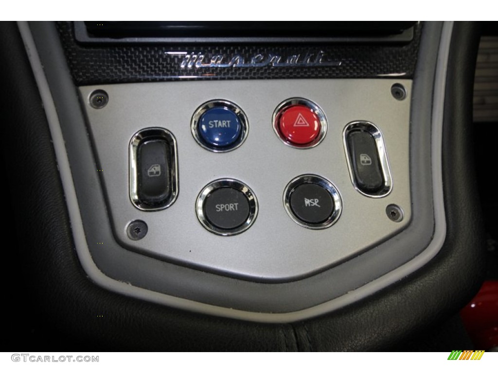 2005 Maserati GranSport Coupe Controls Photo #67776045