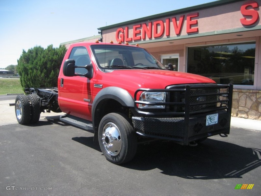 2006 F550 Super Duty XL Regular Cab 4x4 Chassis - Red / Medium Pebble photo #5